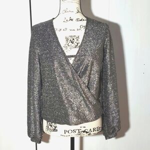 Bisou Bisou- Womens Silver Metallic Shimmer Blouse New! Sz.Medium